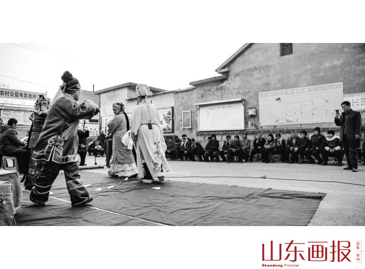 庄户吕剧团16，2016年12月，山东省东营市西城区龙居镇，吕剧团为市民带来精彩演出。