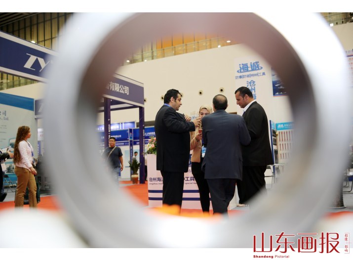 中国（东营）国际石油石化装备与技术展览会开幕