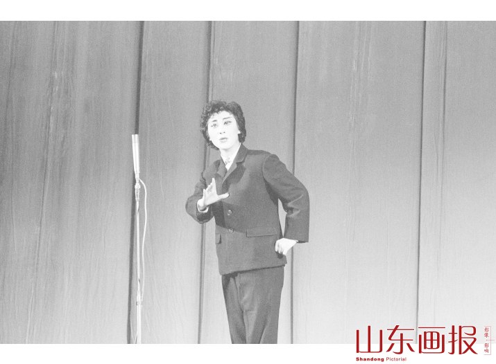 纪念毛主席诞辰八十五周年文艺晚会