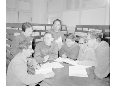 山东大学数学家潘承洞