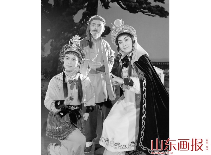 山东省京剧团演出