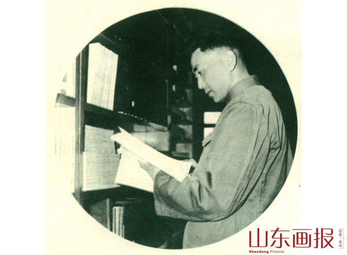 到图书馆找资料