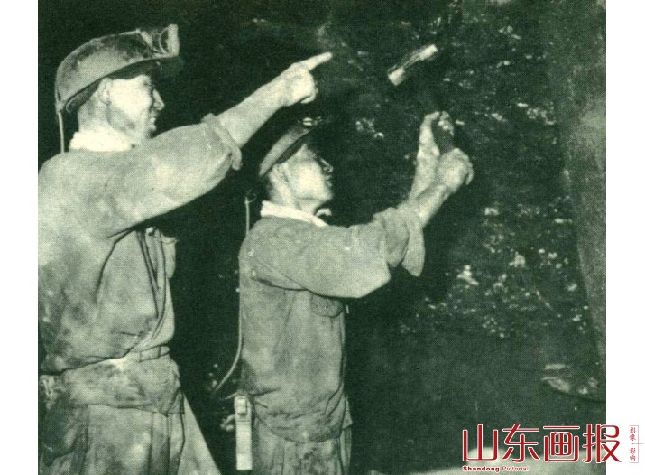 工程质量验收员在检验支柱的质量