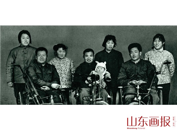 三家合影