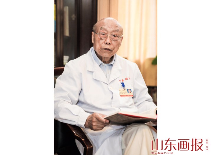 丁教授近照