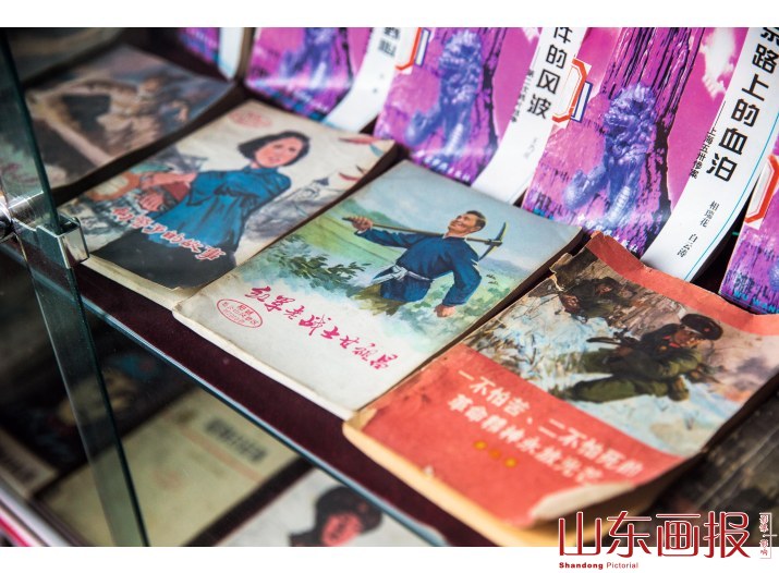 这里珍藏着众多反映时代特征的书籍