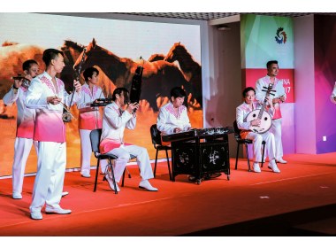山东歌舞剧院表演的《鲁韵国风》拉开了山东活动周的帷幕