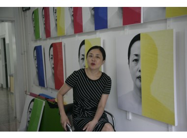 青年艺术家张红梅