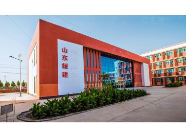 山东援建的岳普湖一中图书馆成为学生们最爱的学习场所