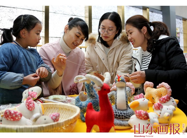 展“绝技”迎新年