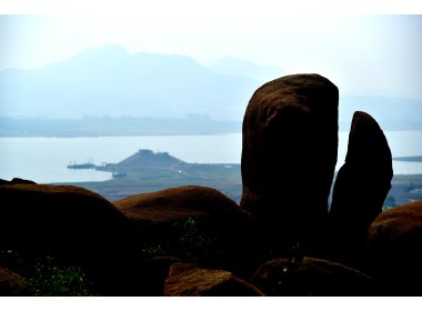 山东枣庄：旱海石林 鬼斧神工