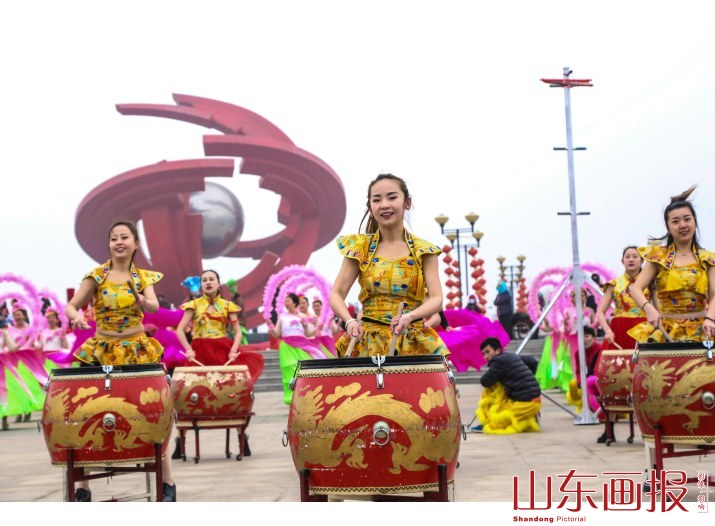 扭秧歌闹元宵 绽放“非遗”魅力