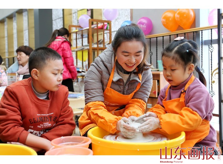 展“绝技”迎新年