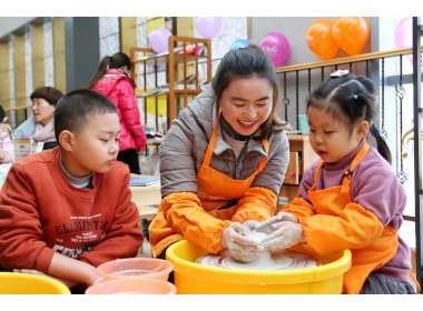 展“绝技”迎新年