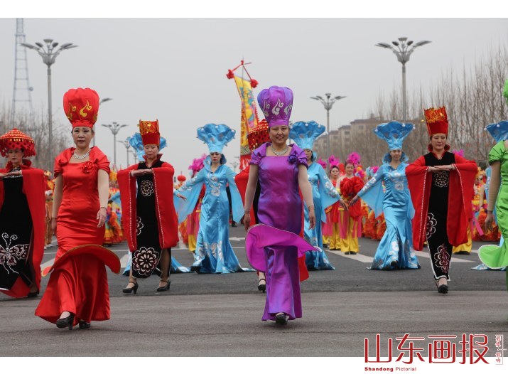 山东东营：花团锦簇迎春色 锣鼓喧天庆元宵