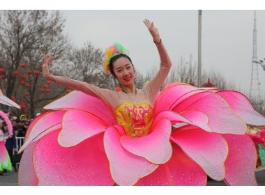 山东东营：花团锦簇迎春色 锣鼓喧天庆元宵