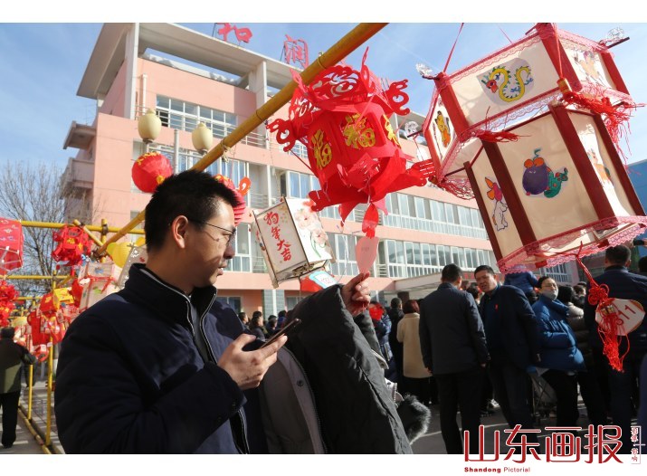 东营：学生自制环保花灯  赏灯猜谜闹元宵