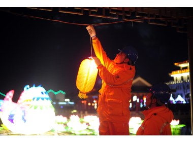 山东东营  赏花灯品民俗闹元宵