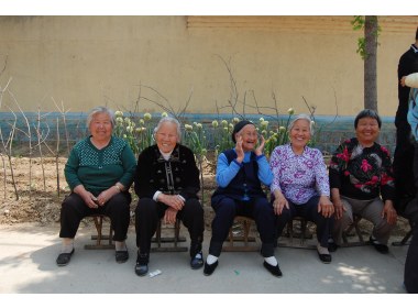 快乐的老太太