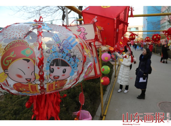 东营：学生自制环保花灯  赏灯猜谜闹元宵