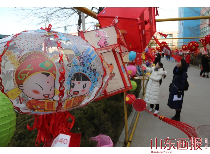 东营：学生自制环保花灯  赏灯猜谜闹元宵