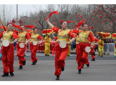山东东营：花团锦簇迎春色 锣鼓喧天庆元宵