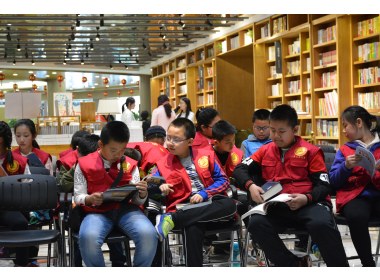 新华书店小志愿者