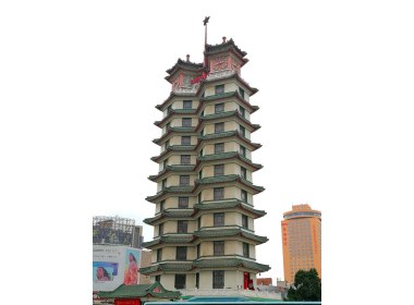 纪念塔下追忆历史