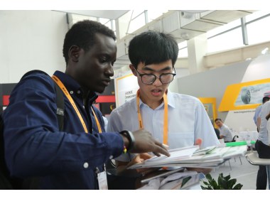 第九届中国（广饶）国际橡胶轮胎暨汽车配件展览会开幕(2)