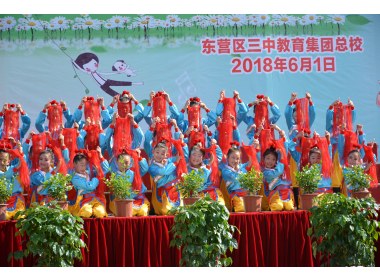 梨园晨曲