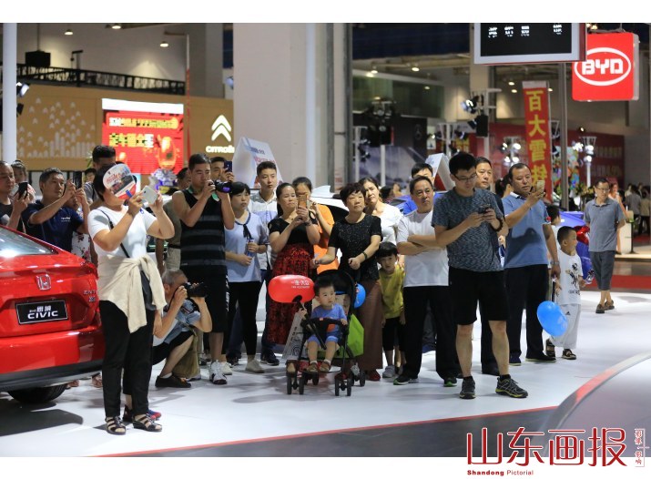山东潍坊：鲁台国际车展精彩纷呈