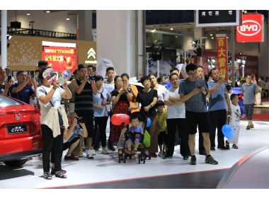 山东潍坊：鲁台国际车展精彩纷呈
