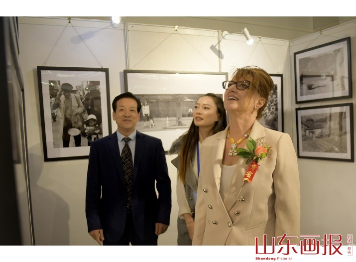 赵希祥《黑白瞬间》摄影在国家首届传统文化艺术国际交流活动中展出