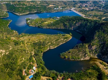 航拍章丘百丈崖