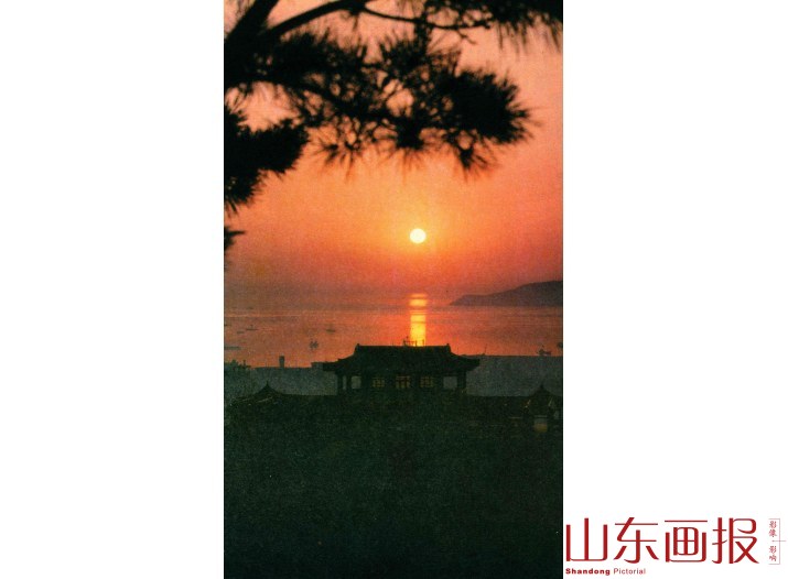 “山楼初旭”