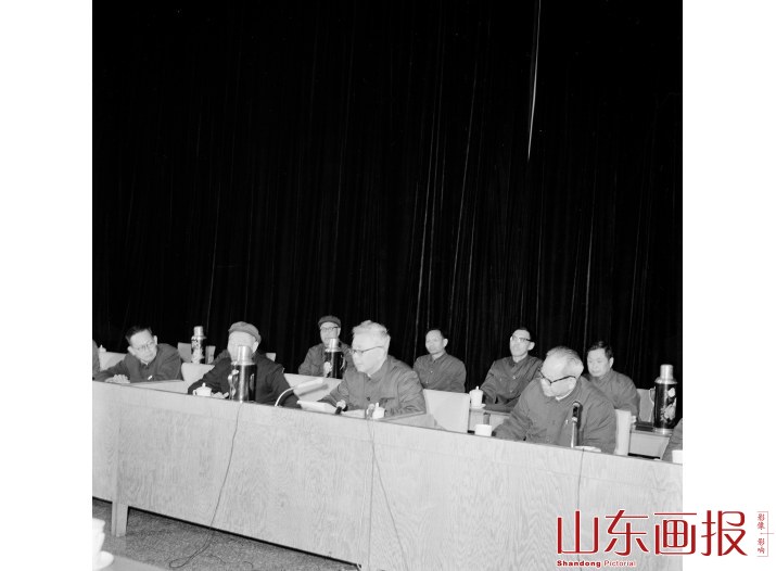 华罗庚教授在全国数论会议开幕式上讲话