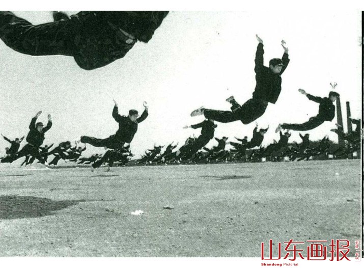 军事训练汇报表演