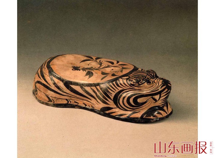 虎形瓷枕