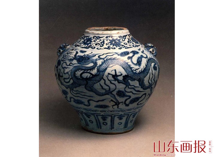 青花云龙纹罐