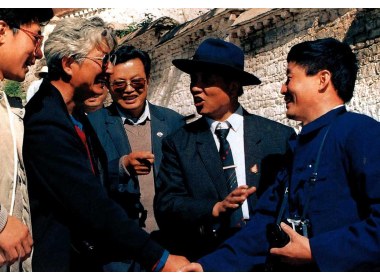 孔繁森偶然与中央电视台著名主持人陈铎相遇