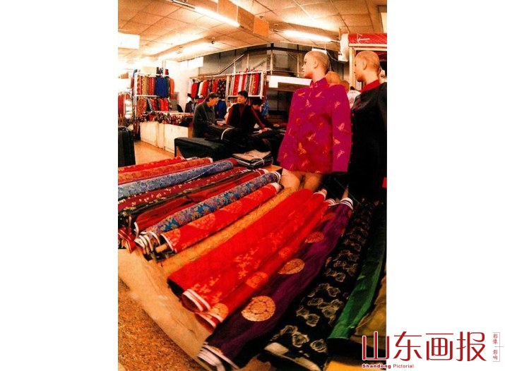唐装衣料，色彩斑斓