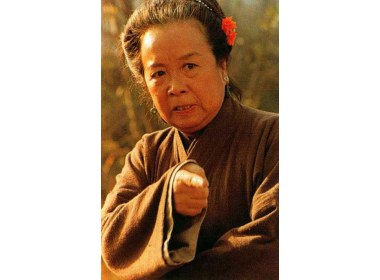 李明启在“王婆”的角色中
