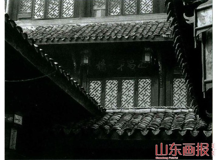 “小天井”内看“世界”
