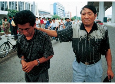 一旦被抓,便老老实实地当老马的手下败将