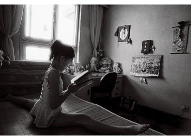 卧室成了她的小练功场