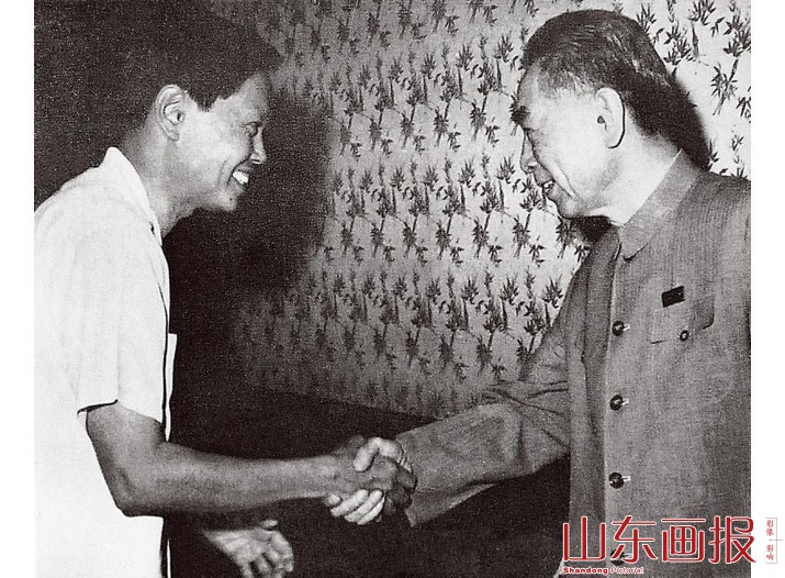 杨振宁访问中国时受到周恩来总理的接见