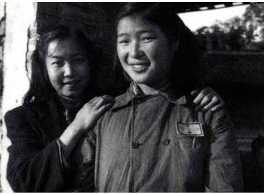 50年代的姑娘喜欢穿“列宁服”