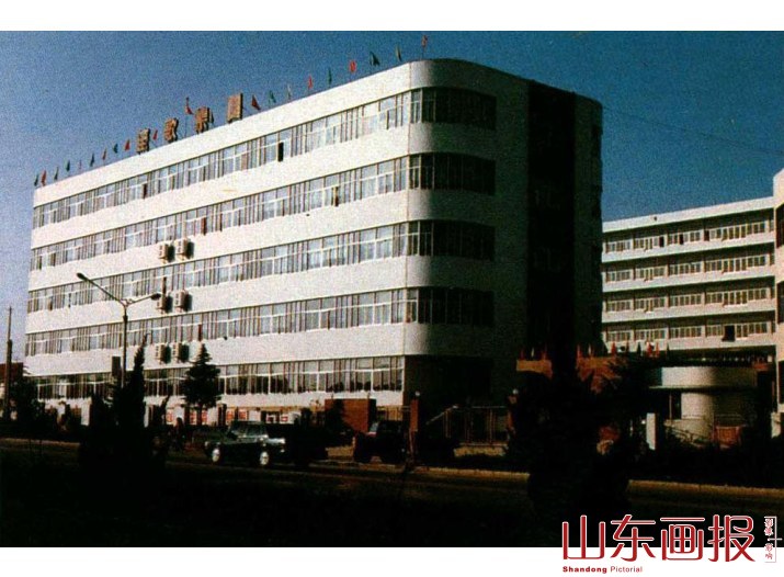 建冶实业总公司生产混凝土空心砌块、珍珠岩、硅石等建筑材料大量投入我国建筑业