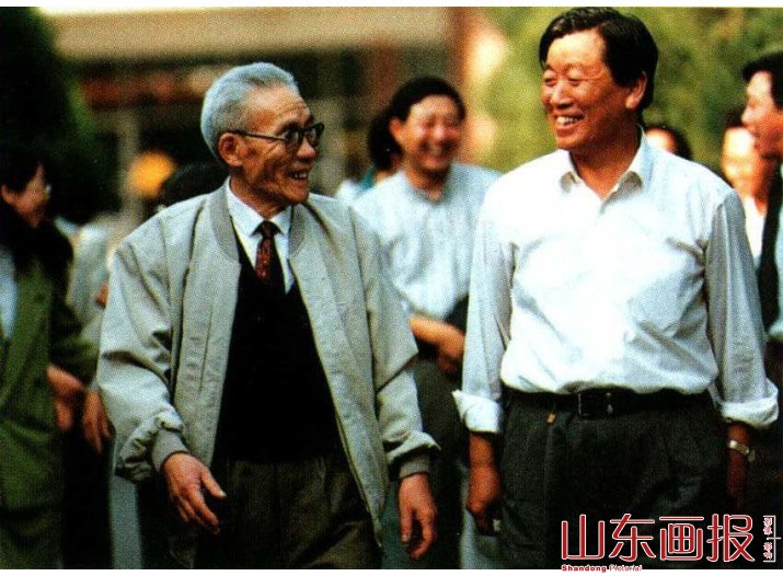 每逢教师节，学生们从各地赶来看望张珍玉教授他真是“桃李满天下”了