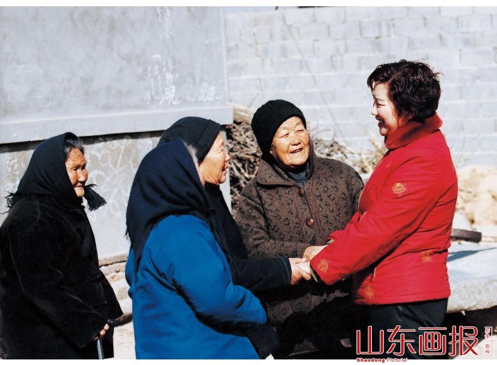 朱呈镕与“沂蒙六姐妹”感情非同寻常